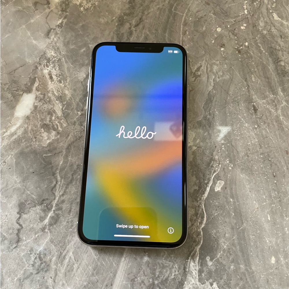 iPhone XS 256GB Silver unlocked with original box